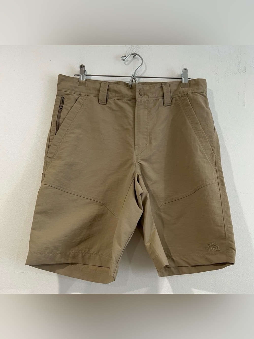 The North Face Shorts Mens 32
Outdoor Fishing Hiking Camping Travel
Nylon